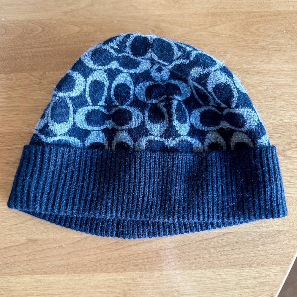 Coach Signature Knit CC logo Grey and Black Beanie Hat